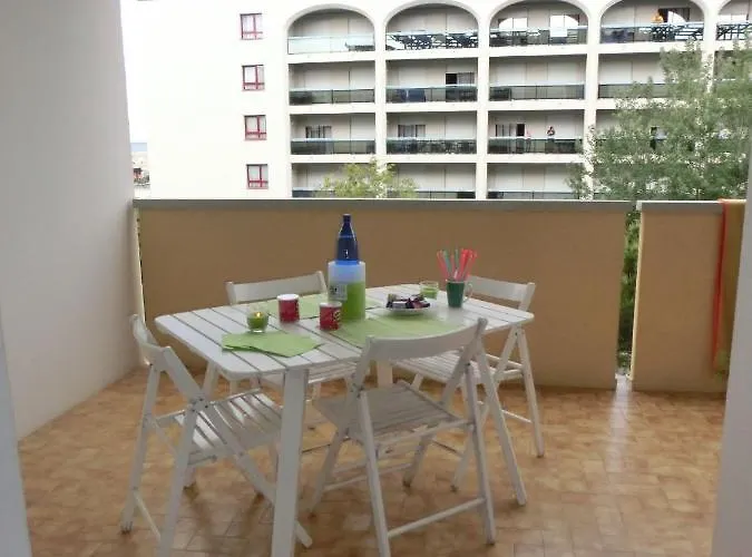 Great Flat With Balcony - Beahost * بيبيوني